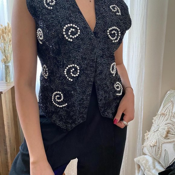 SOLD (VINTAGE) Sequins & Pearls Vest - Picture 4 of 6